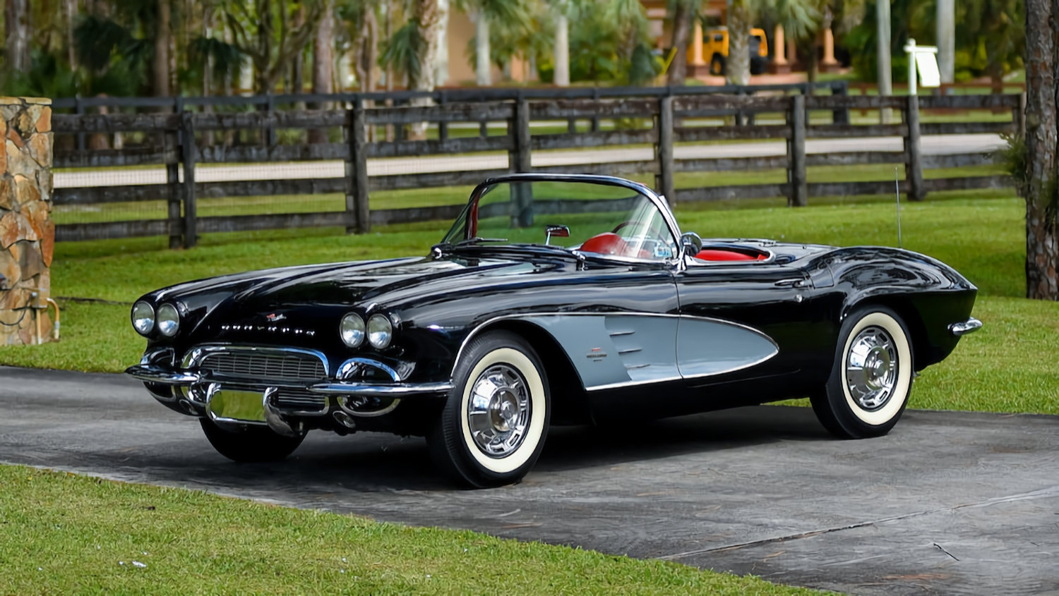 Click to Enlarge-Esc to Close Corvette Generations/C1/C1 1961 Balack - blue.jpg